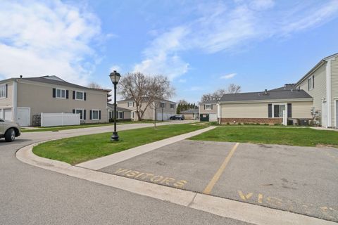 Tiny photo for 1220 Cove Drive #224D, Prospect Heights, IL 60070 (MLS # 12620572)