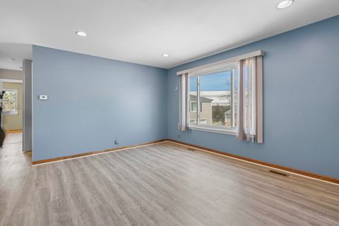Tiny photo for 1220 Cove Drive #224D, Prospect Heights, IL 60070 (MLS # 12620572)