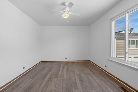 Tiny photo for 1220 Cove Drive #224D, Prospect Heights, IL 60070 (MLS # 12620572)