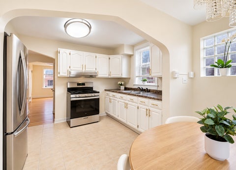 Tiny photo for 3226 Grand Boulevard, Brookfield, IL 60513 (MLS # 12785889)