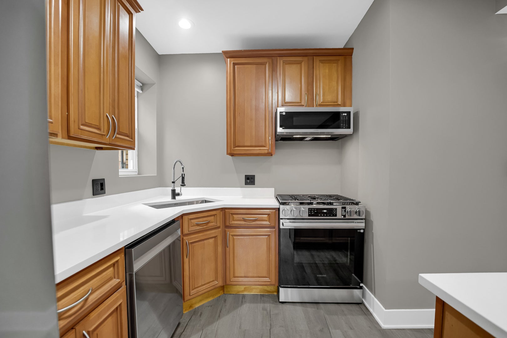 2809 W Washington Boulevard 300