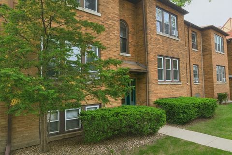 Tiny photo for 207 W Quincy Street #GARD, Riverside, IL 60546 (MLS # 12469466)