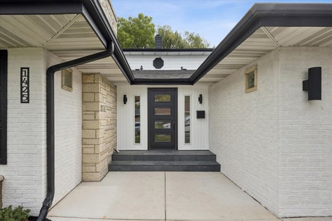 Tiny photo for 1425 Stonegate Road, La Grange Park, IL 60526 (MLS # 12744465)