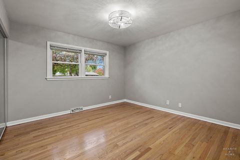 Tiny photo for 421 Lake Avenue, Crystal Lake, IL 60014 (MLS # 12495890)