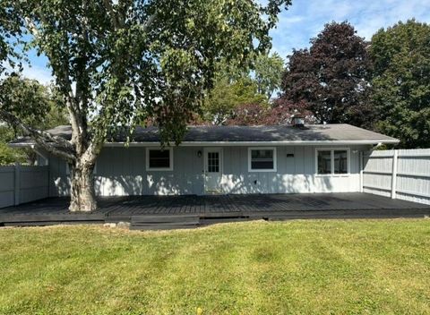 Tiny photo for 421 Lake Avenue, Crystal Lake, IL 60014 (MLS # 12495890)