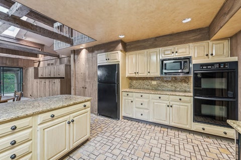Tiny photo for 560 Thornmeadow Road, Riverwoods, IL 60015 (MLS # 12753993)