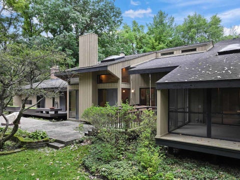 Tiny photo for 560 Thornmeadow Road, Riverwoods, IL 60015 (MLS # 12753993)