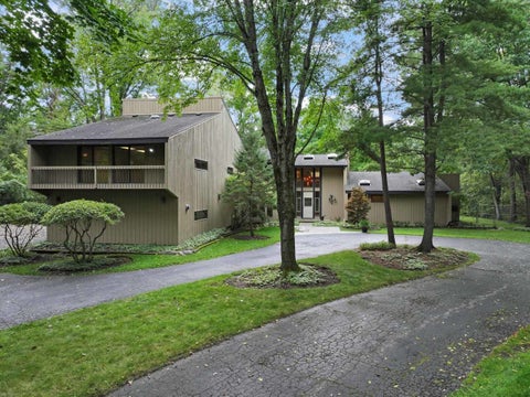 Photo of 560 Thornmeadow Road, Riverwoods, IL 60015 (MLS # 12753993)