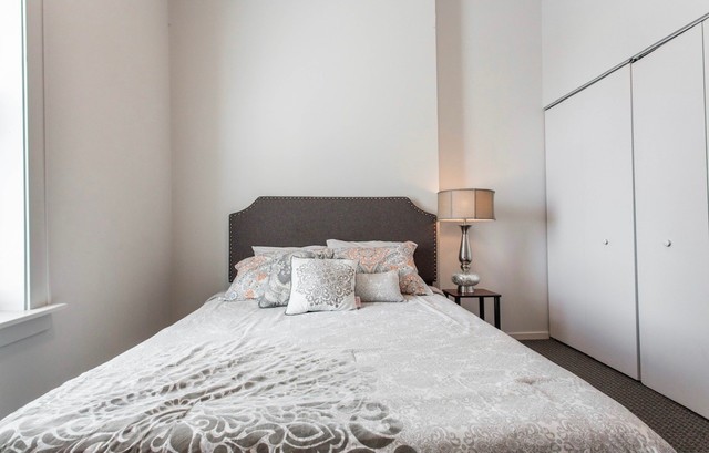 30 E Roosevelt Road 201