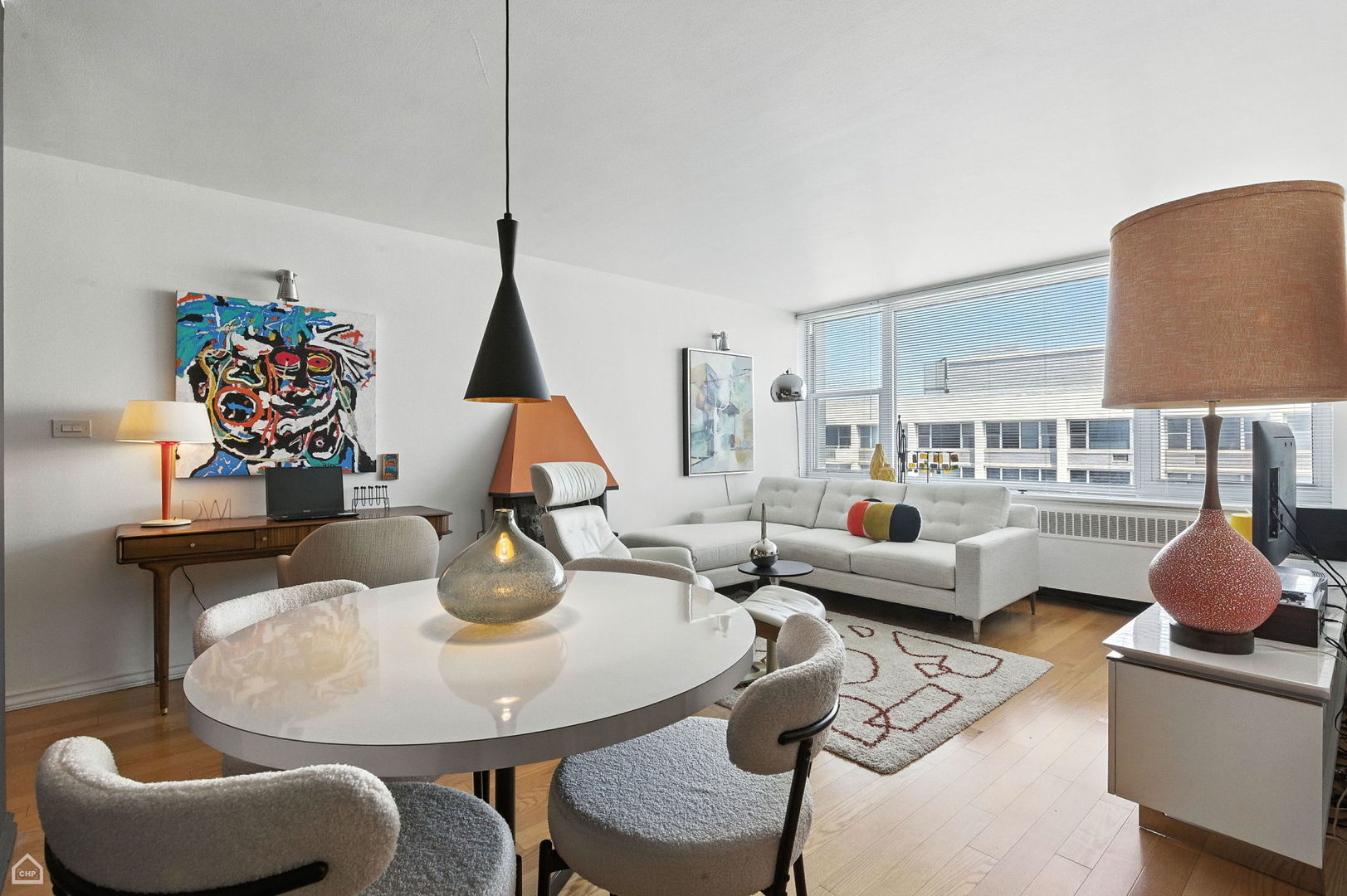 4250 N Marine Drive 2913