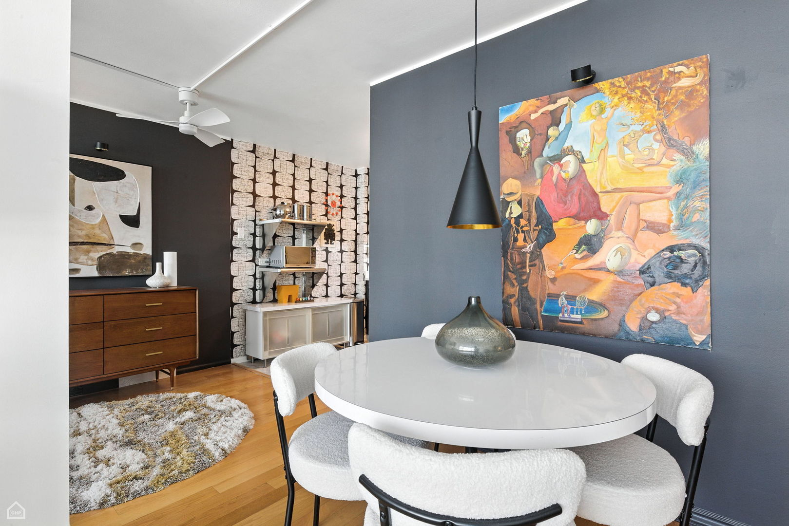 4250 N Marine Drive 2913