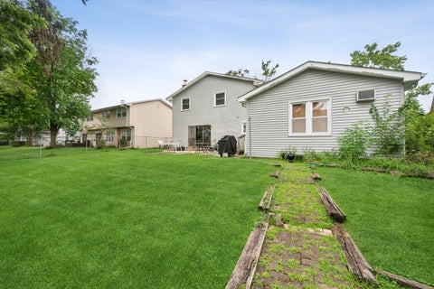 Tiny photo for 17W467 Portsmouth Drive, Darien, IL 60561 (MLS # 12749618)