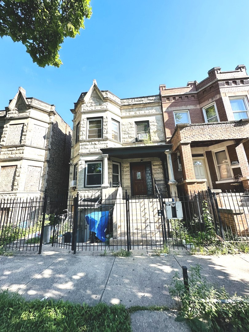 4220 W Monroe Street
