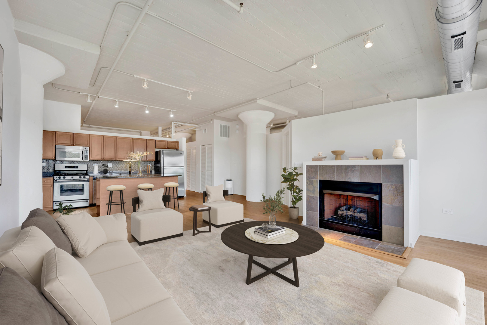 1525 S Sangamon Street 312