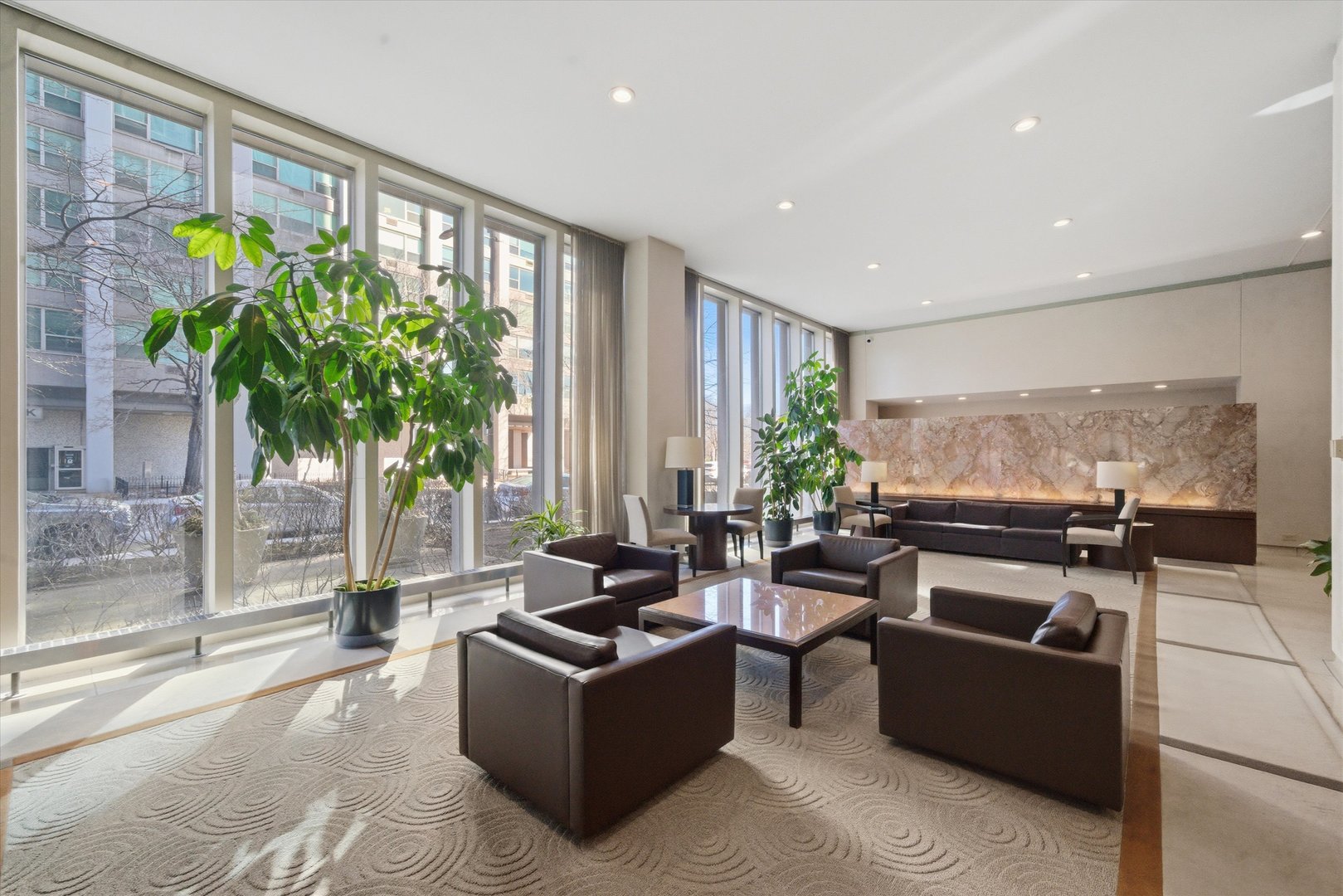 3550 N LAKE SHORE Drive 516