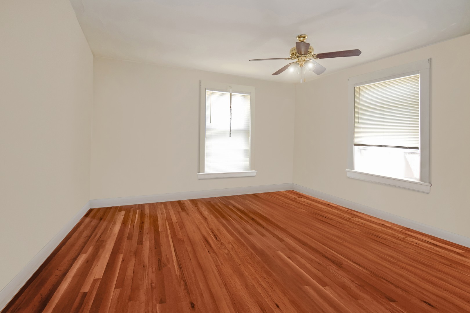 Bloomington, Illinois 61701, United States, 3 Bedrooms Bedrooms, ,3 BathroomsBathrooms,Residential,Active,195618