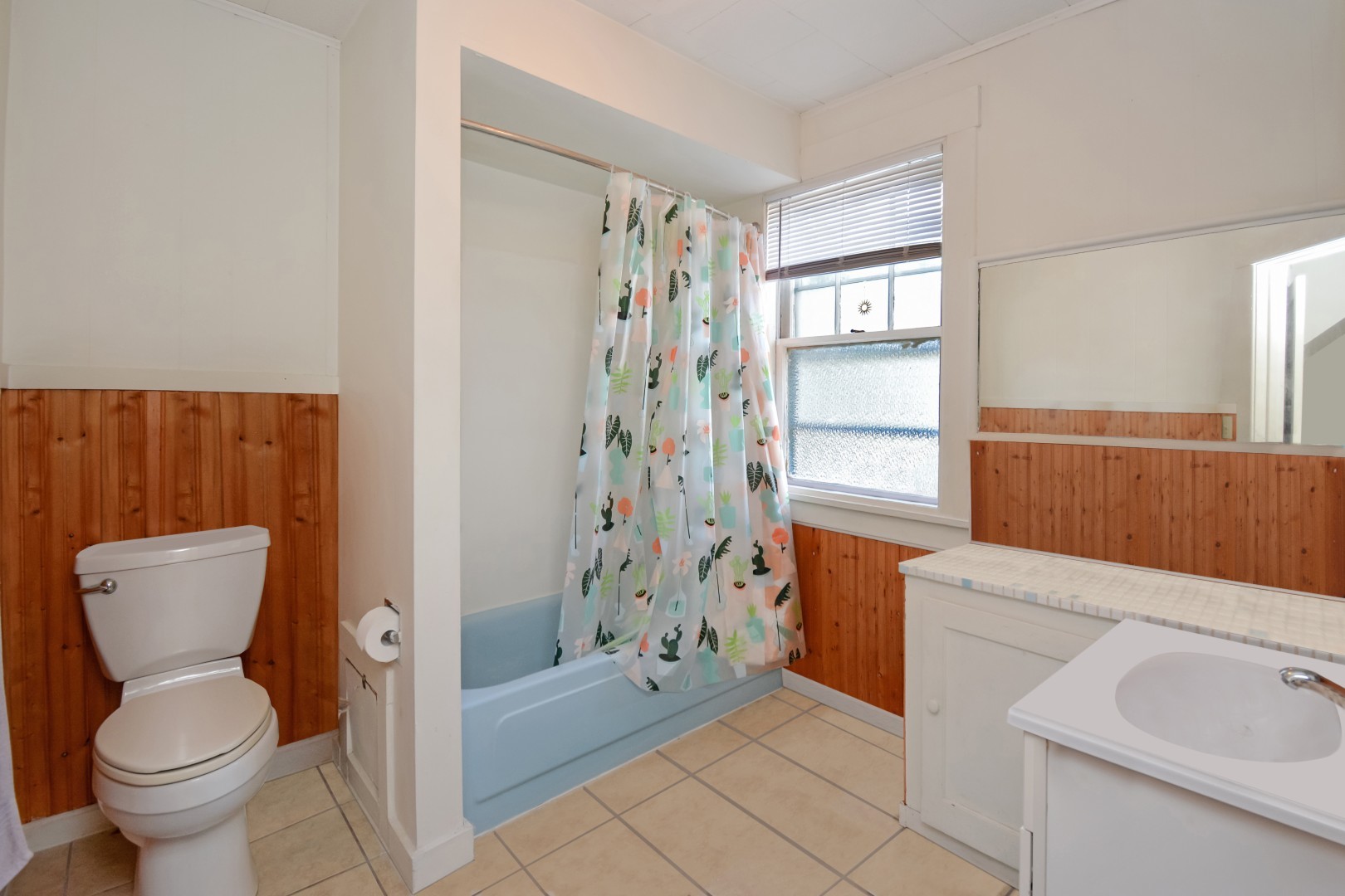 Bloomington, Illinois 61701, United States, 3 Bedrooms Bedrooms, ,3 BathroomsBathrooms,Residential,Active,195618