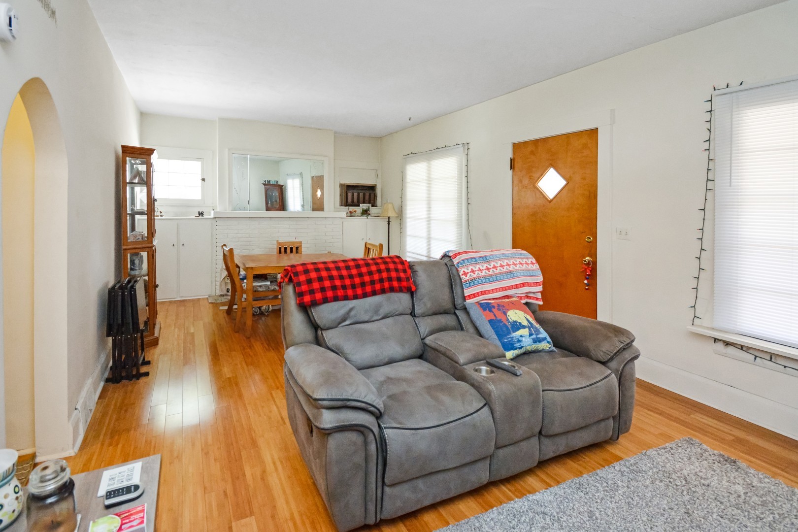 Bloomington, Illinois 61701, United States, 3 Bedrooms Bedrooms, ,3 BathroomsBathrooms,Residential,Active,195618