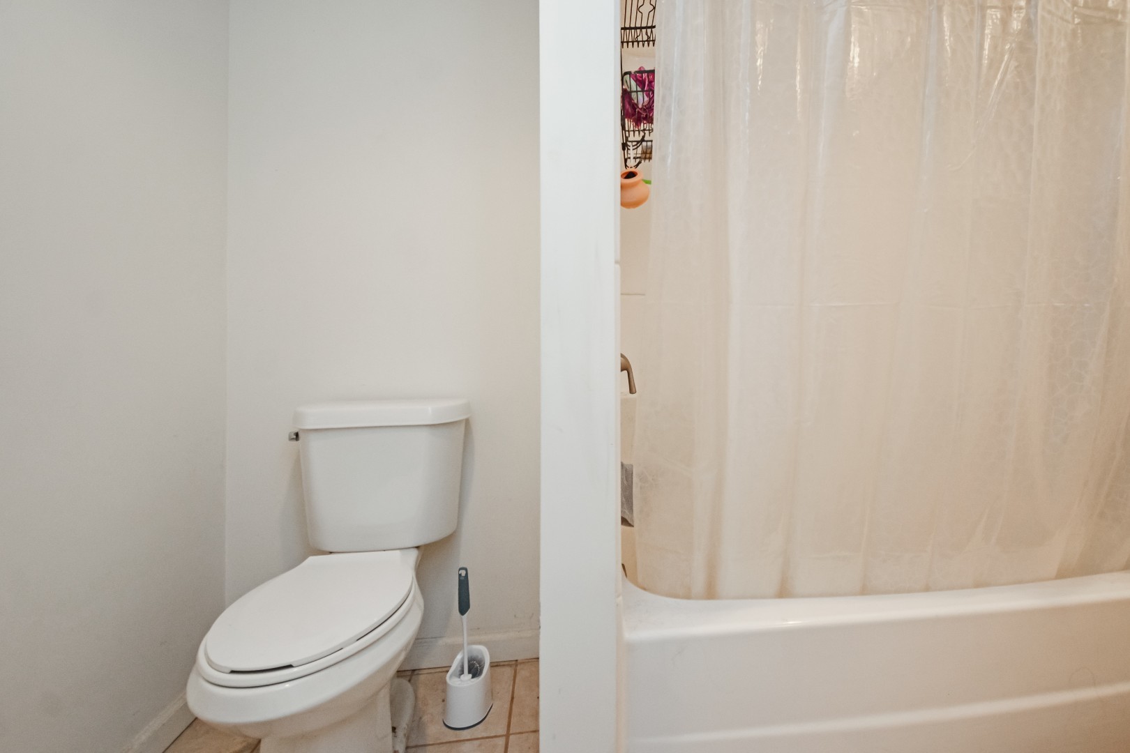 Bloomington, Illinois 61701, United States, 3 Bedrooms Bedrooms, ,3 BathroomsBathrooms,Residential,Active,195618