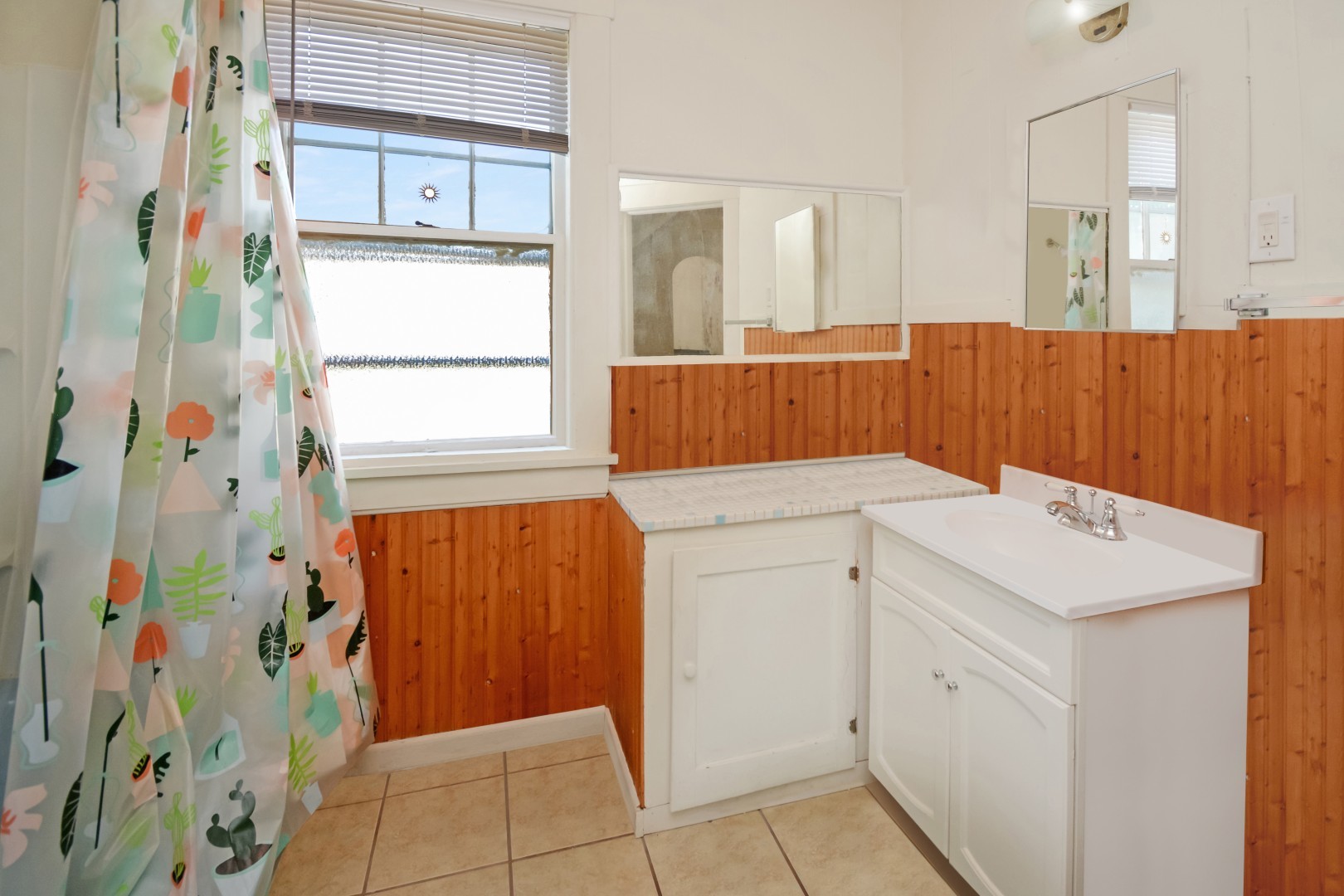 Bloomington, Illinois 61701, United States, 3 Bedrooms Bedrooms, ,3 BathroomsBathrooms,Residential,Active,195618