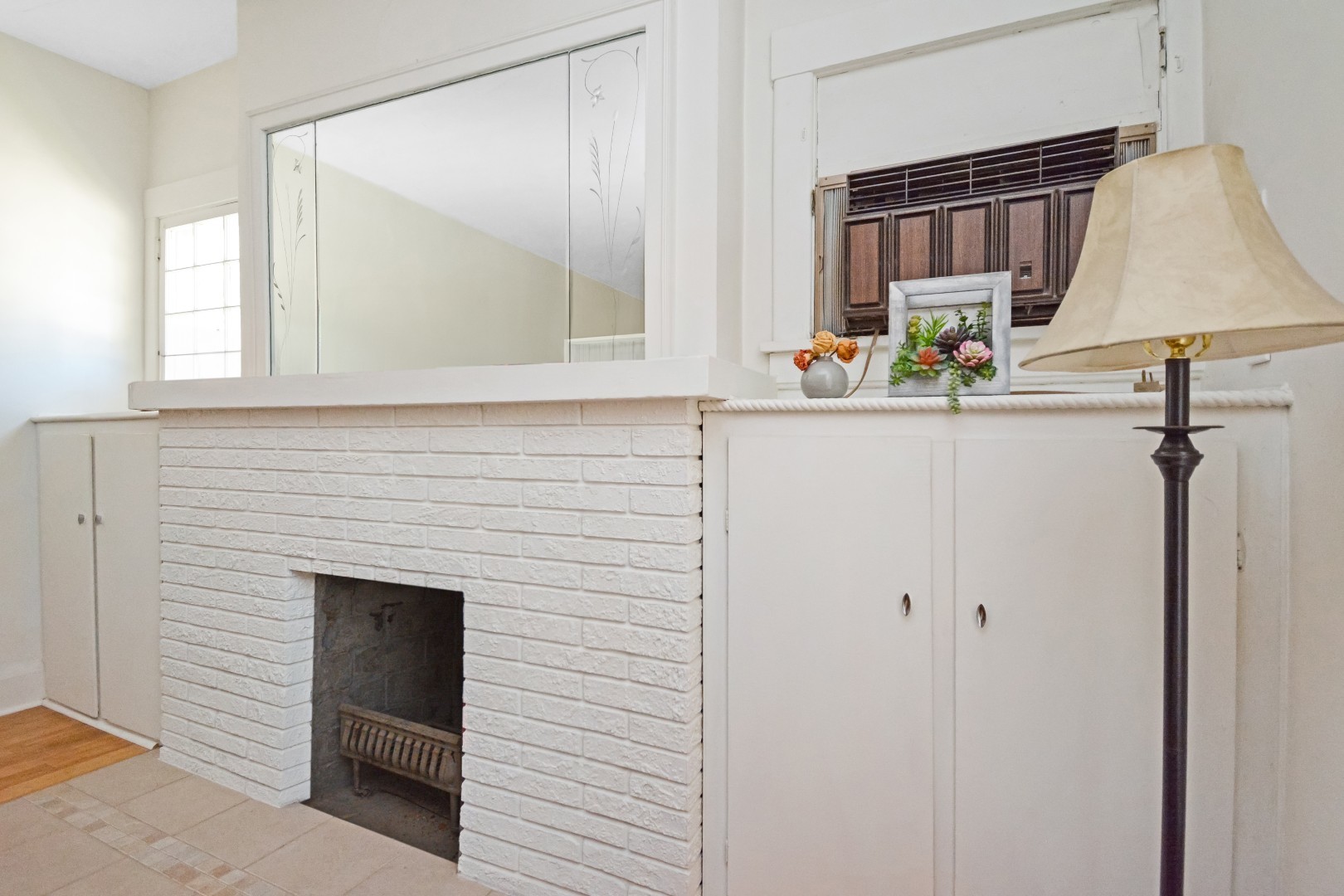 Bloomington, Illinois 61701, United States, 3 Bedrooms Bedrooms, ,3 BathroomsBathrooms,Residential,Active,195618