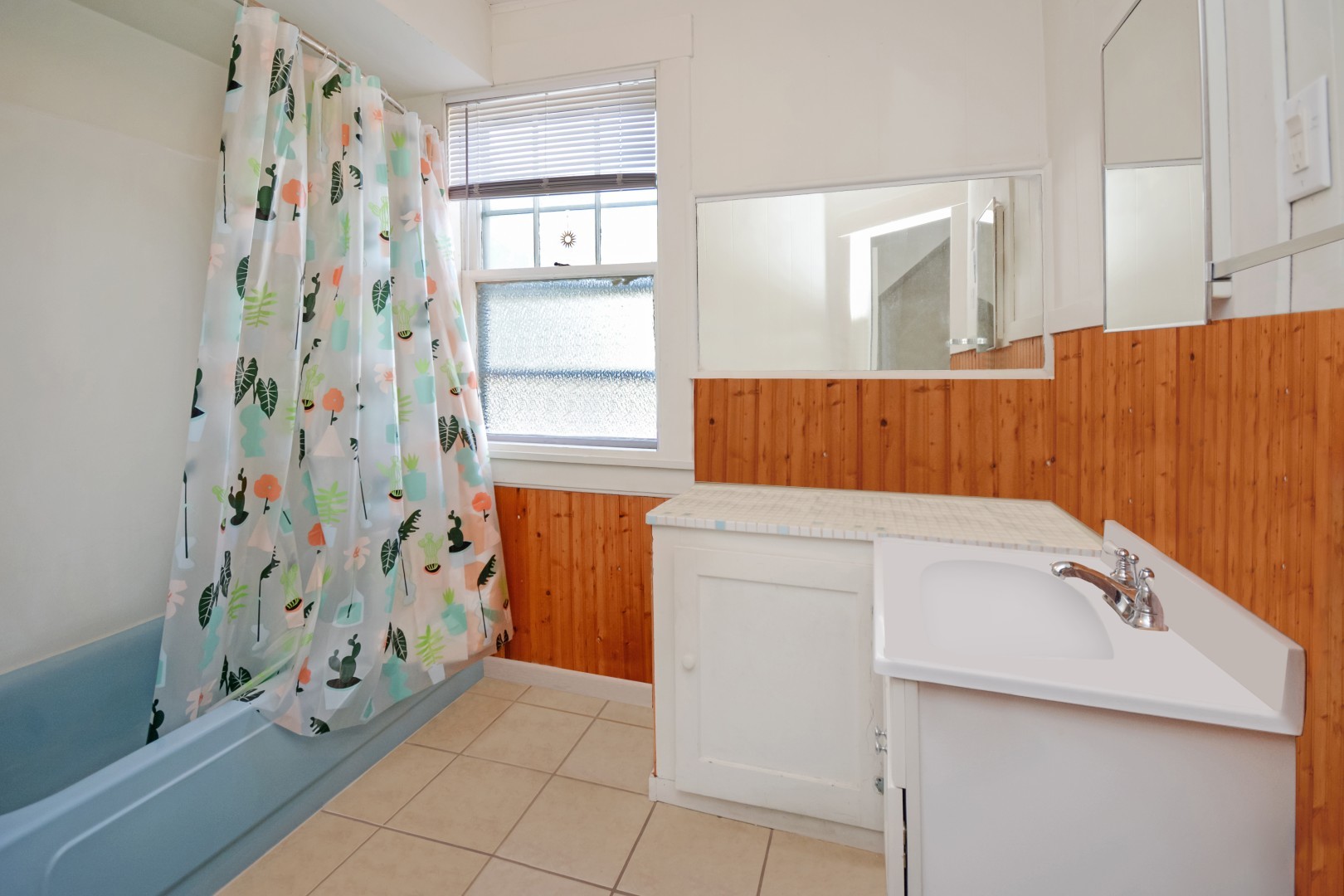 Bloomington, Illinois 61701, United States, 3 Bedrooms Bedrooms, ,3 BathroomsBathrooms,Residential,Active,195618