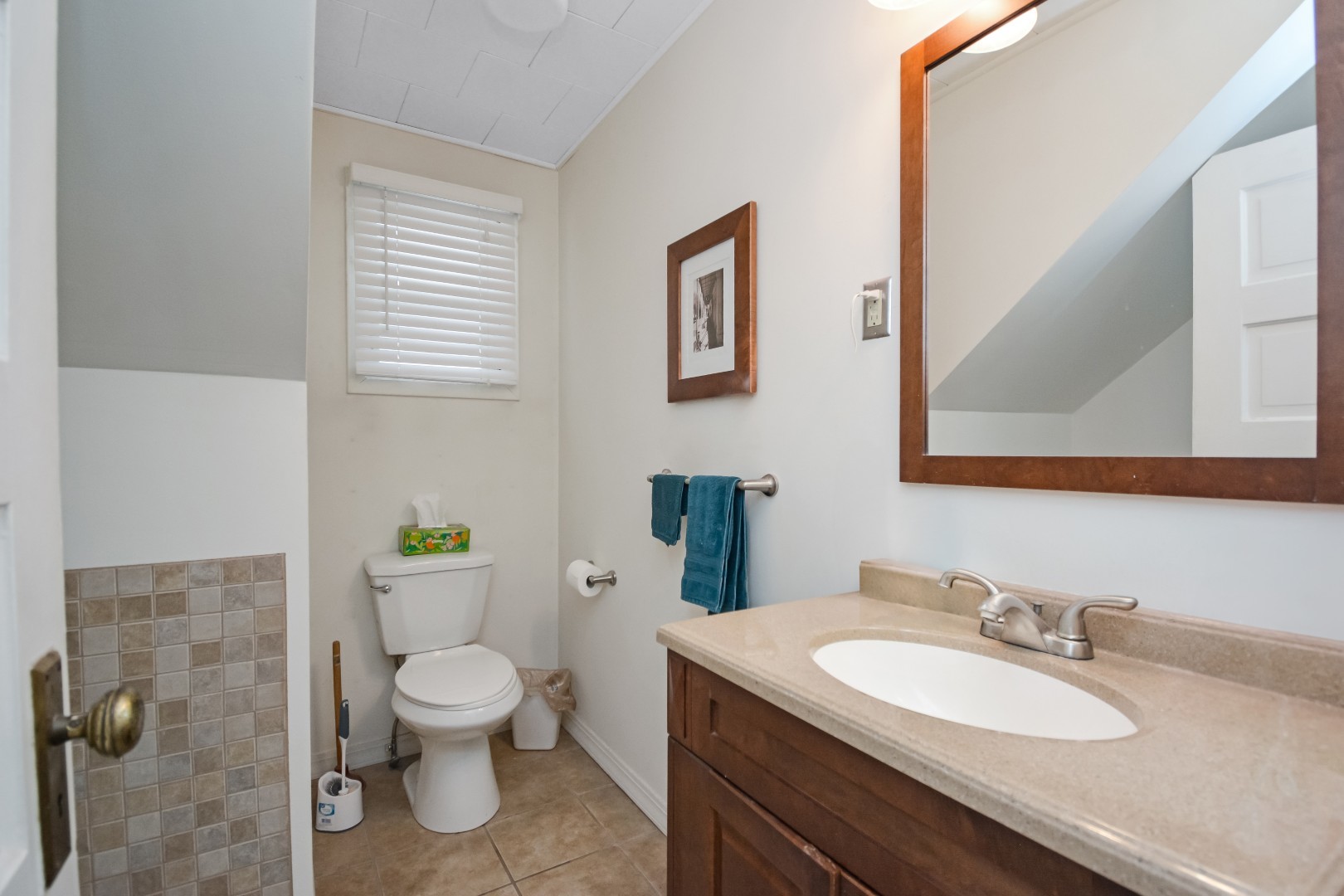 Bloomington, Illinois 61701, United States, 3 Bedrooms Bedrooms, ,3 BathroomsBathrooms,Residential,Active,195618