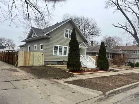 Tiny photo for 805 Helmholz Avenue, Waukegan, IL 60085 (MLS # 12541825)