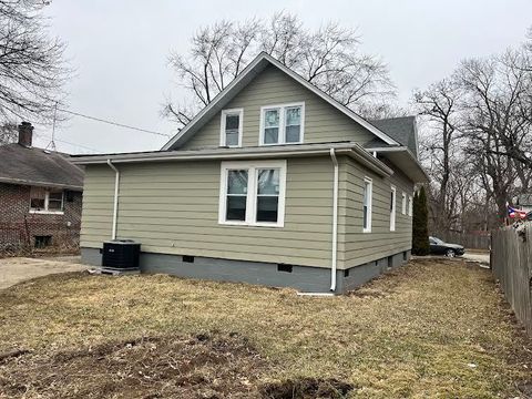 Tiny photo for 805 Helmholz Avenue, Waukegan, IL 60085 (MLS # 12541825)