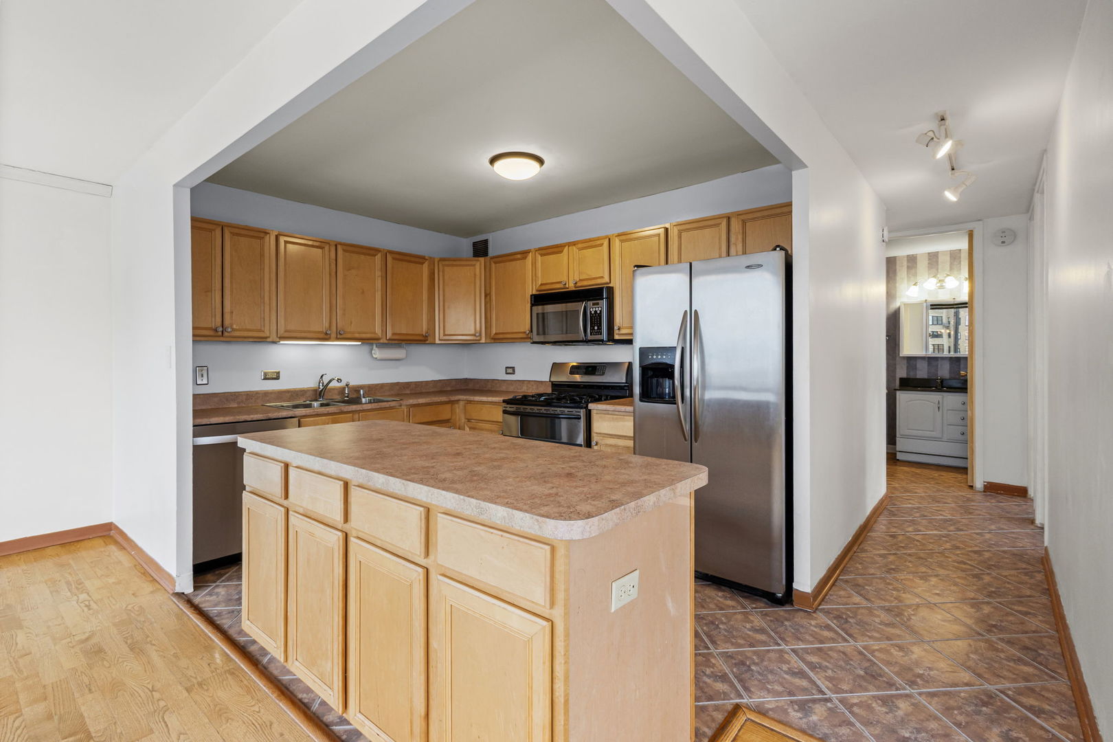 444 W Fullerton Parkway 1303