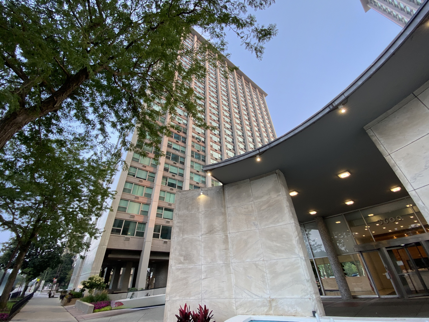 3600 N Lake Shore Drive 1821