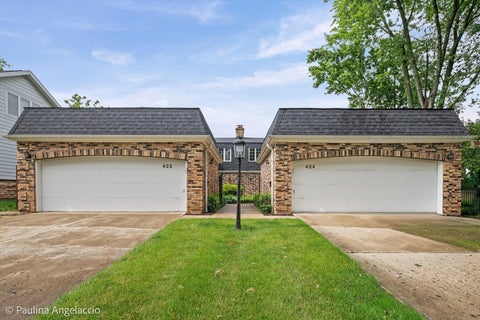 Photo of 422 E Russell Street #422-424, Barrington, IL 60010 (MLS # 12682836)
