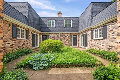 Tiny photo for 422 E Russell Street #422-424, Barrington, IL 60010 (MLS # 12682836)