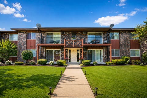 Photo of 247 N Neltnor Boulevard #D1C, West Chicago, IL 60185 (MLS # 12737907)