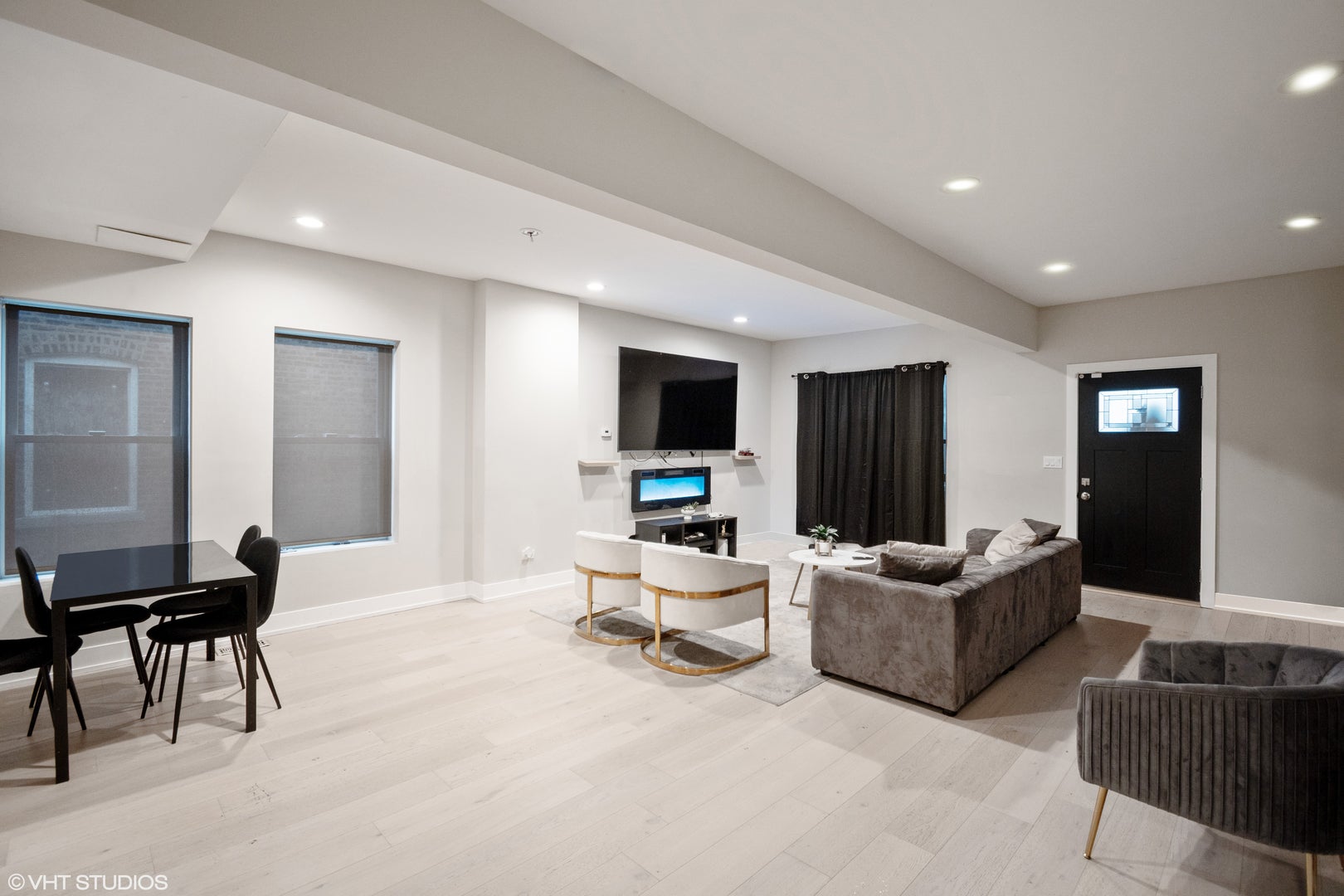 7532 S Parnell Avenue