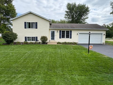 Photo of 100 Windward Lane, Rochelle, IL 60168 (MLS # 12558908)