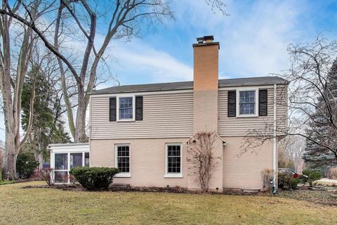 Tiny photo for 621 E Grove Street, Arlington Heights, IL 60005 (MLS # 12609369)