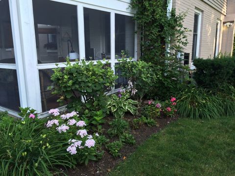 Tiny photo for 621 E Grove Street, Arlington Heights, IL 60005 (MLS # 12609369)