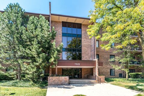 Tiny photo for 7525 Nantucket Drive #210, Darien, IL 60561 (MLS # 12562751)