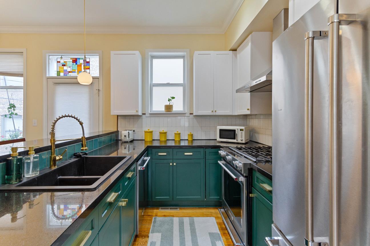 825 E 52nd Street 5C
