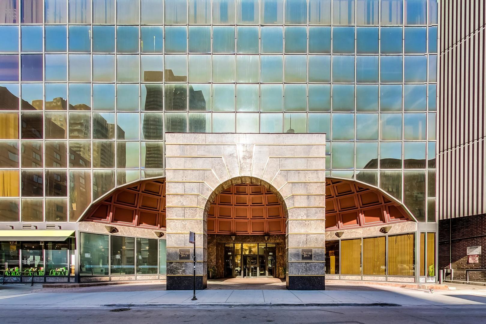 10 E Ontario Street 4801-02