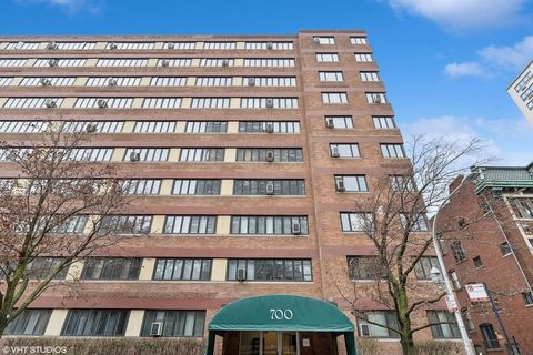 Photo of 700 W Bittersweet Place #1004, Chicago, IL 60613 (MLS # 12462955) Photo of 700 W Bittersweet Place #1004, Chicago, IL 60613 (MLS # 12462955)