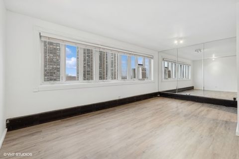 Tiny photo for 700 W Bittersweet Place #1004, Chicago, IL 60613 (MLS # 12462955)