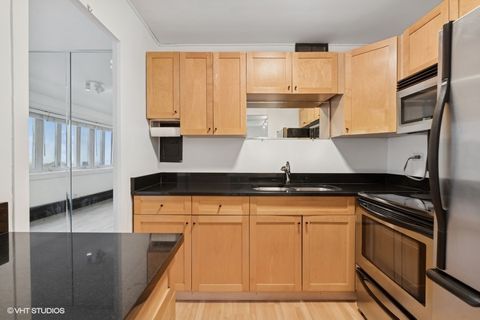 Tiny photo for 700 W Bittersweet Place #1004, Chicago, IL 60613 (MLS # 12462955)