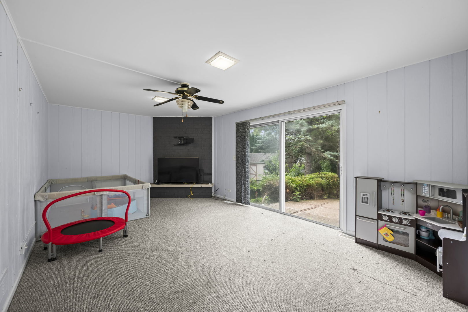 815 E Hintz Road