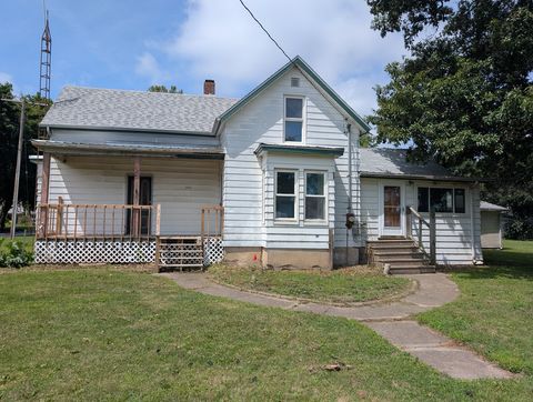 Photo of 207 S Center Street, Sadorus, IL 61872 (MLS # 12430760)