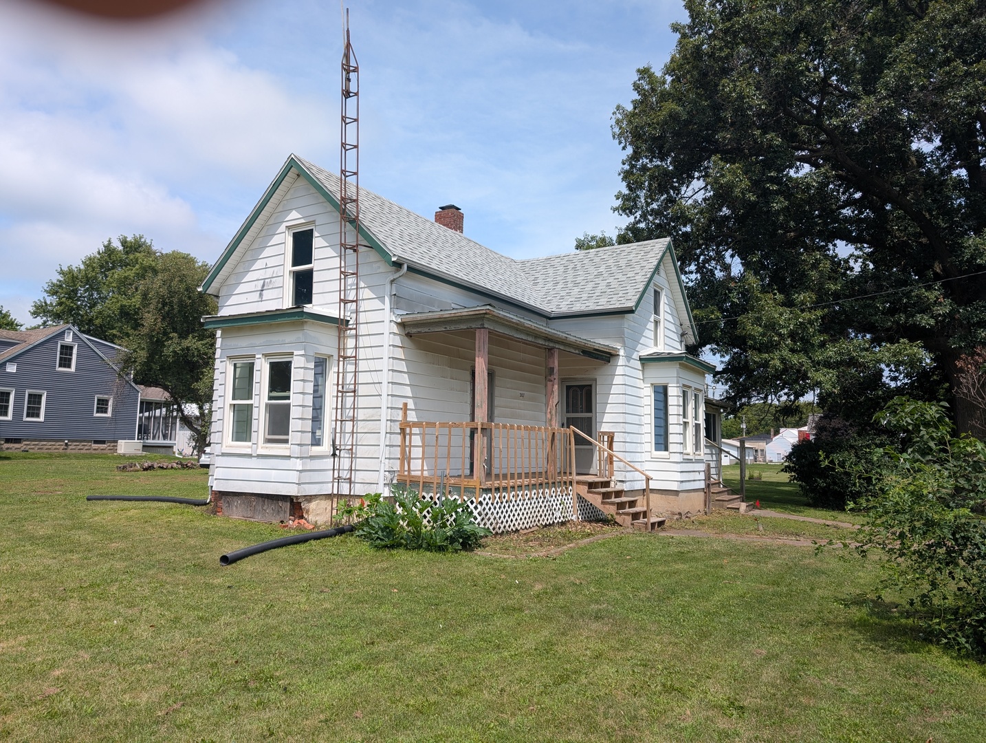 207 S Center Street