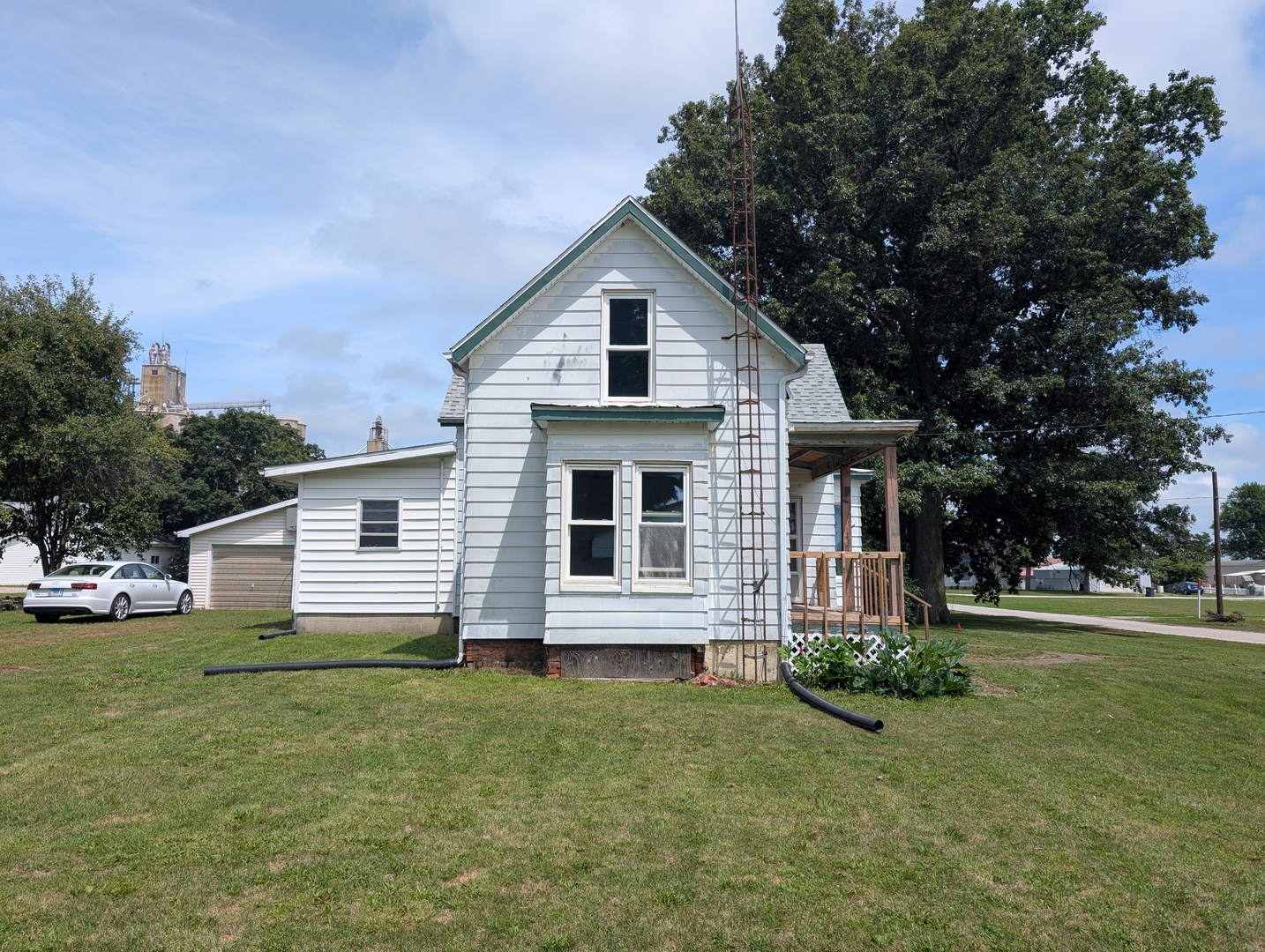 207 S Center Street