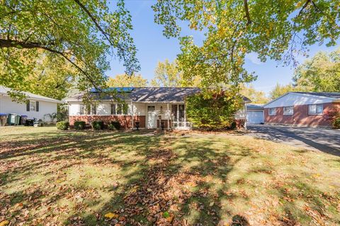 Photo of 310 Rowe Drive, Bloomington, IL 61701 (MLS # 12508833)