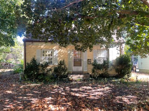 Photo of 1619 Evergreen Street, Rockford, IL 61101 (MLS # 12491095)